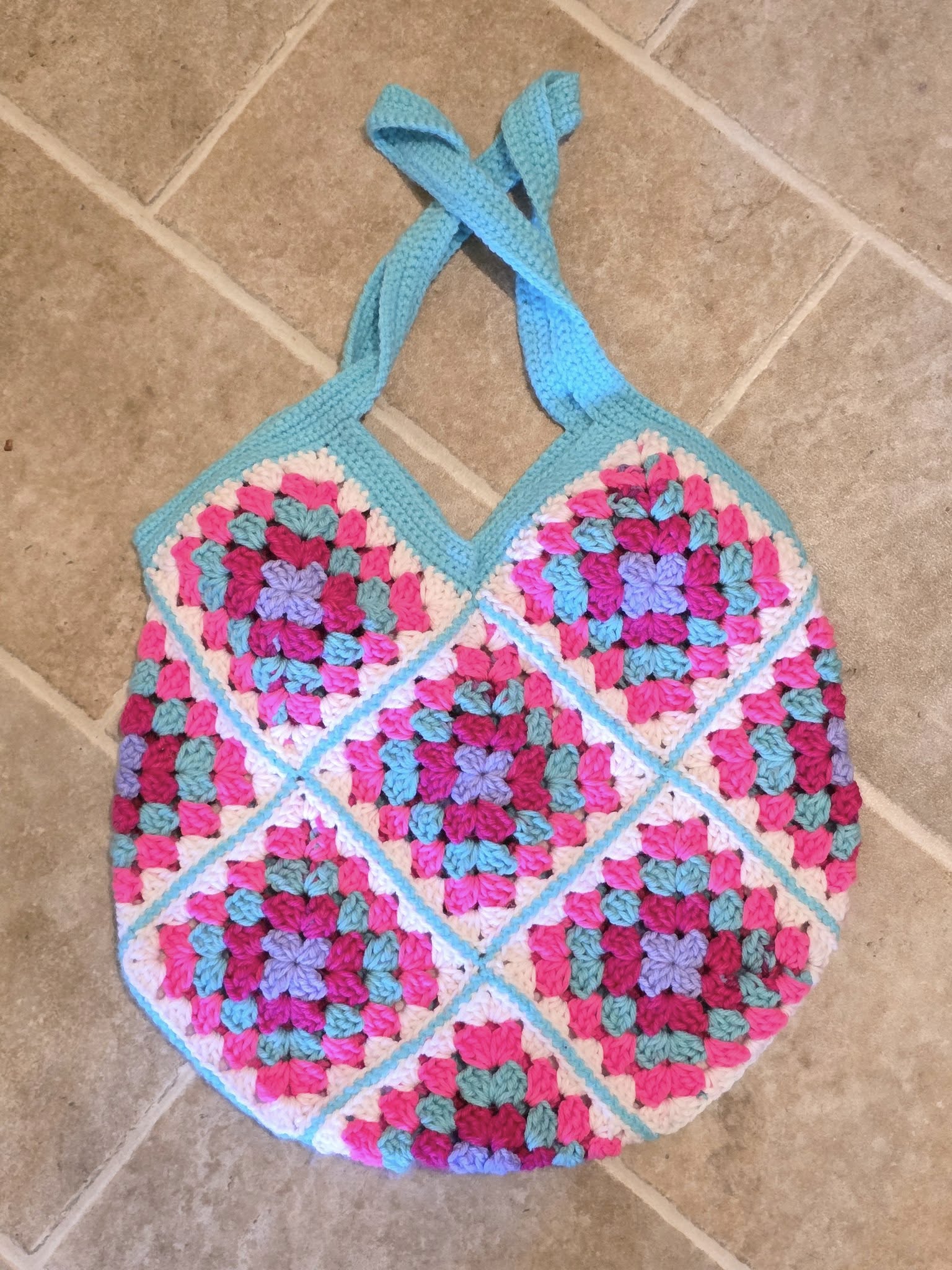 Granny Sqaure bag - Soft White - Pink Punch